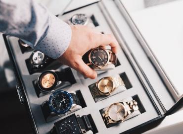 Những Phụ Kiện Cơ Bản Cần Phải Có Khi Diện Suit